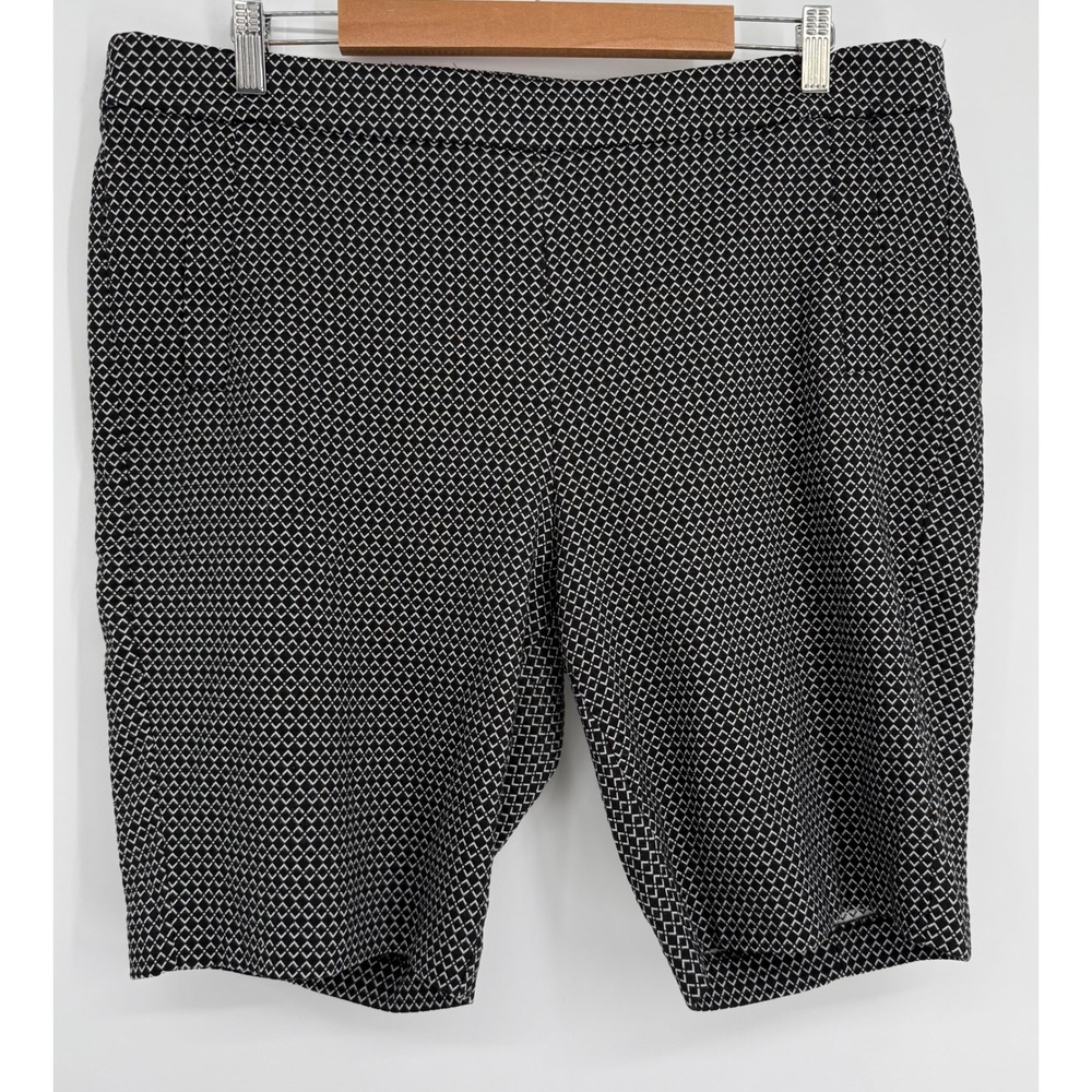 ELLE Womens Sz XXL Black White Geometric Diamond Print Stretch Bermuda Shorts